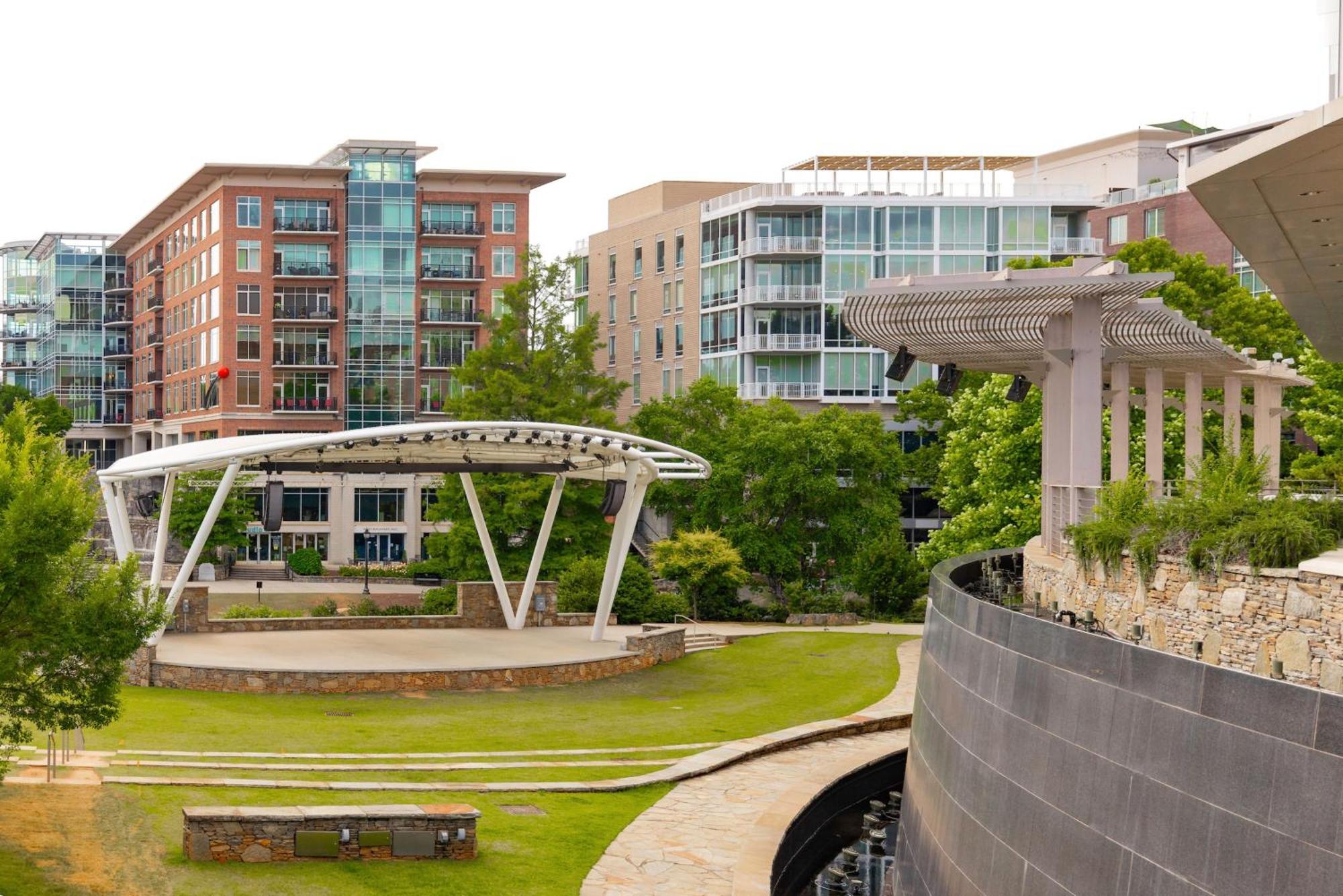 Hilton Greenville Exterior photo