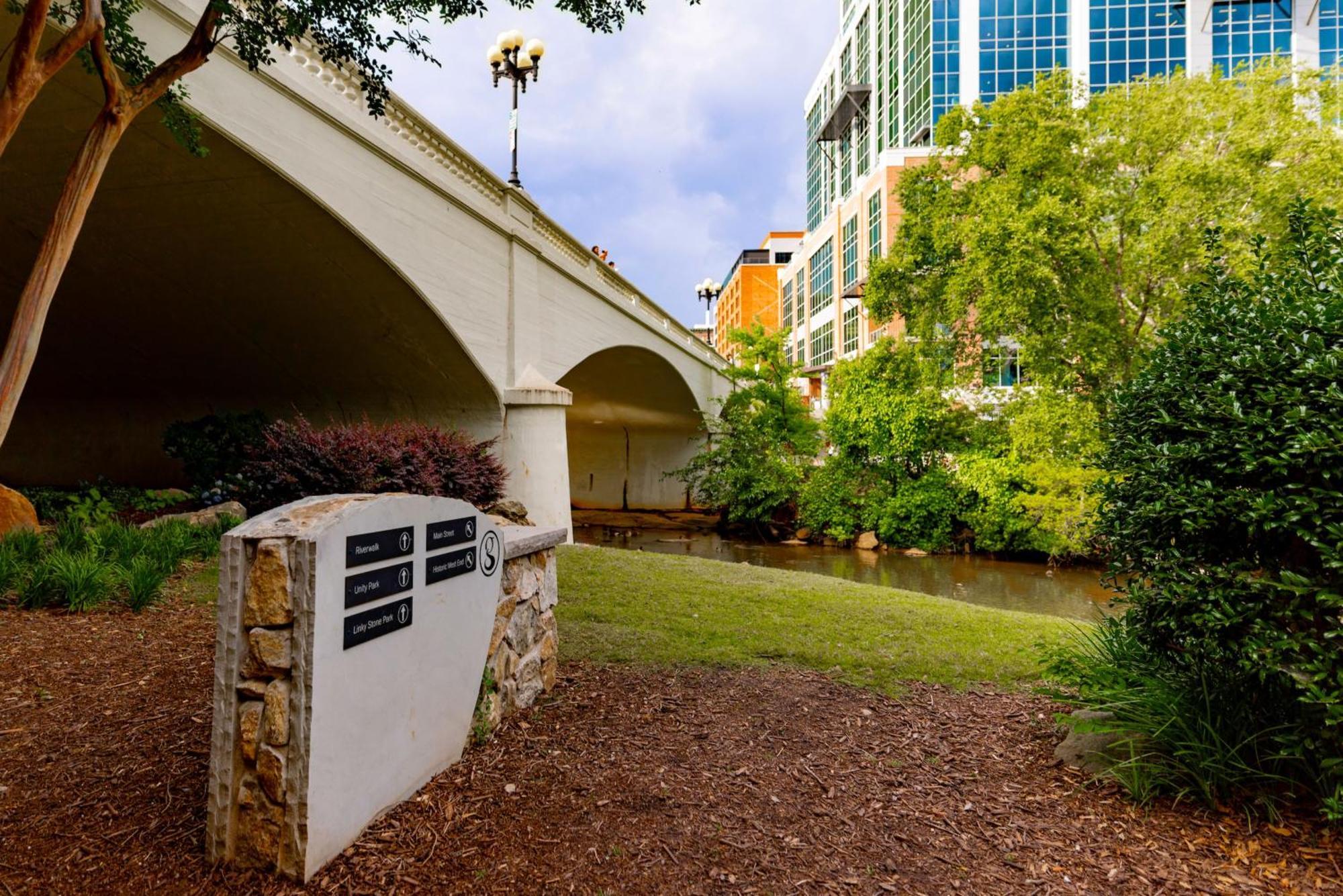 Hilton Greenville Exterior photo